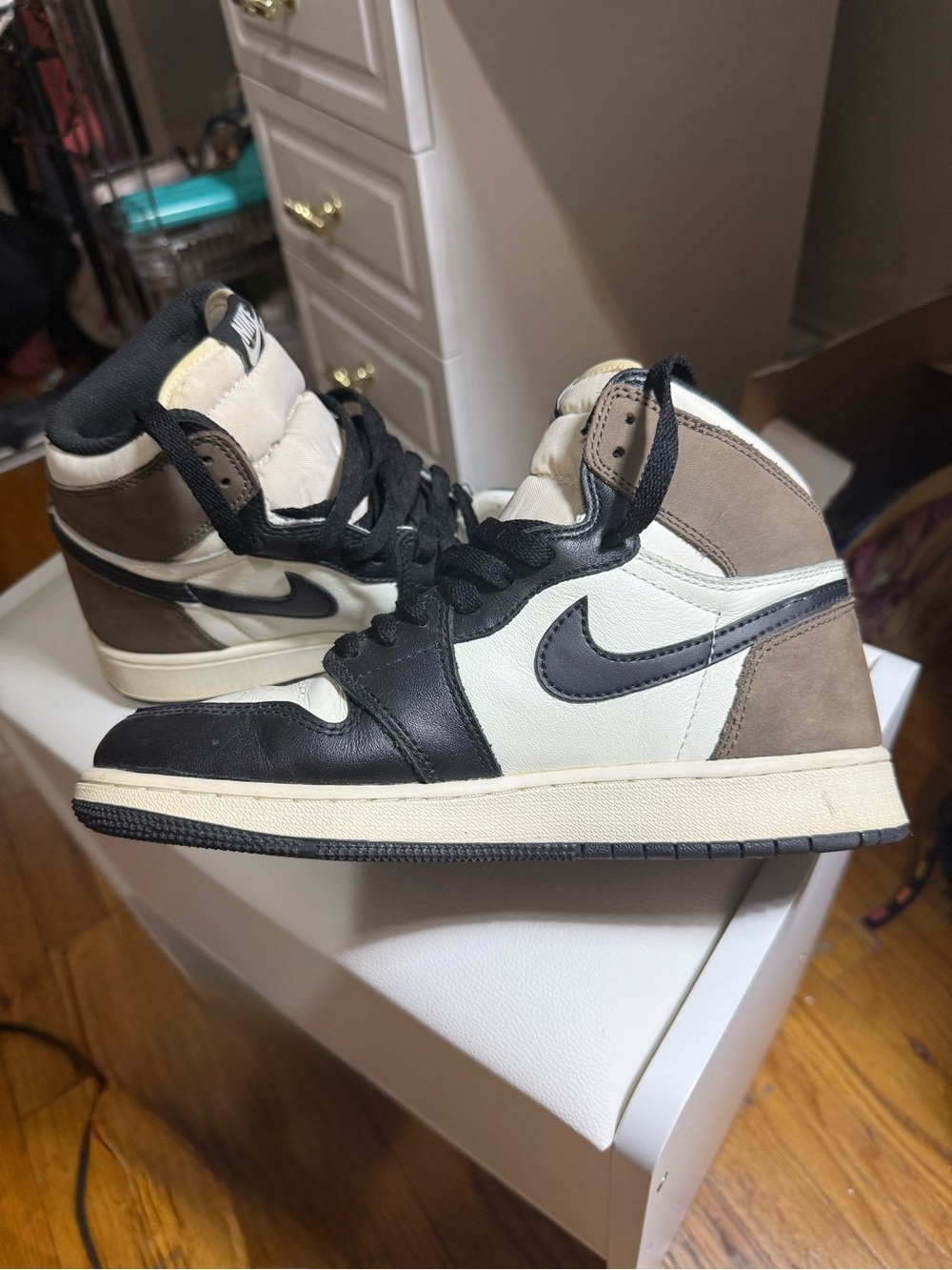 Nike Air Jordan 1 High OG - Black, White & Brown